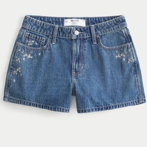 High-Rise Medium Wash Floral
Embroidered A-Line Denim Shorts size 0